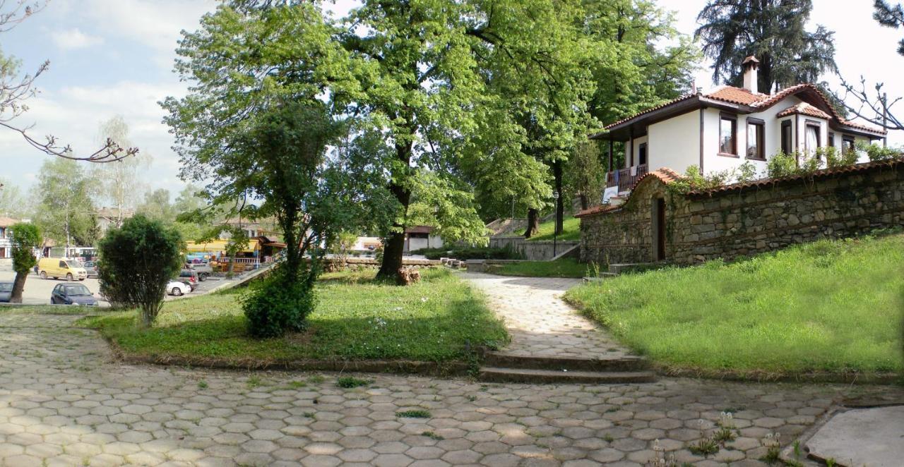 Гостоприемница Георги カロファー エクステリア 写真